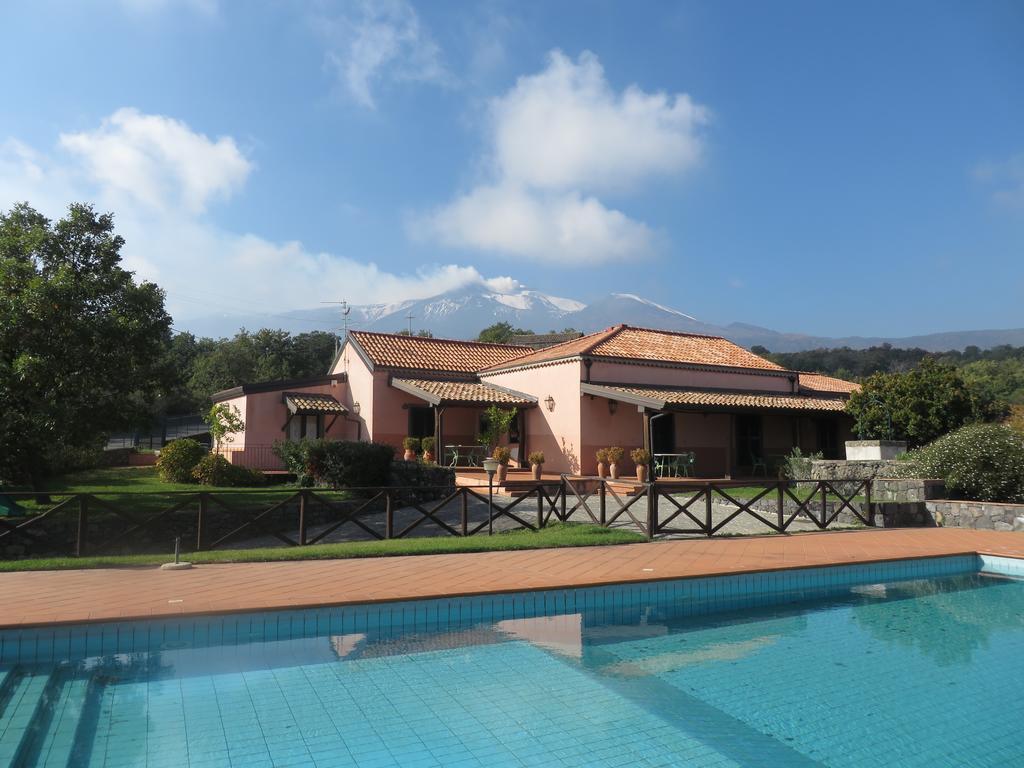 Le Case Del Merlo Turismo Rurale มีโล ภายนอก รูปภาพ